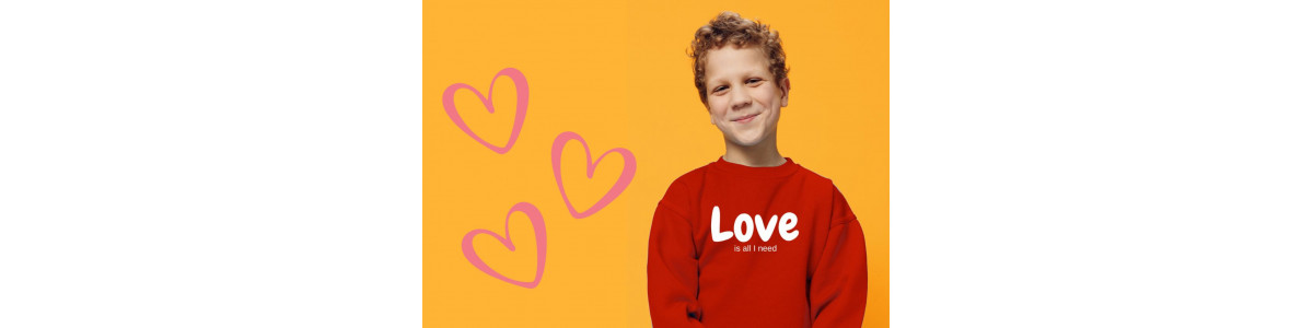 Bluza „Love is all I need” pentru Copii